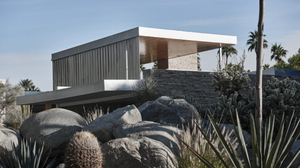 Frederic Auerbach photographed the Kaufmann House in Palm Springs