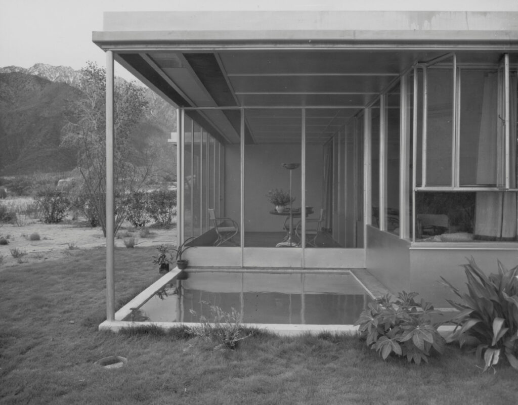 The Miller House by Richard Neutra. Photographed by Julius Shulman